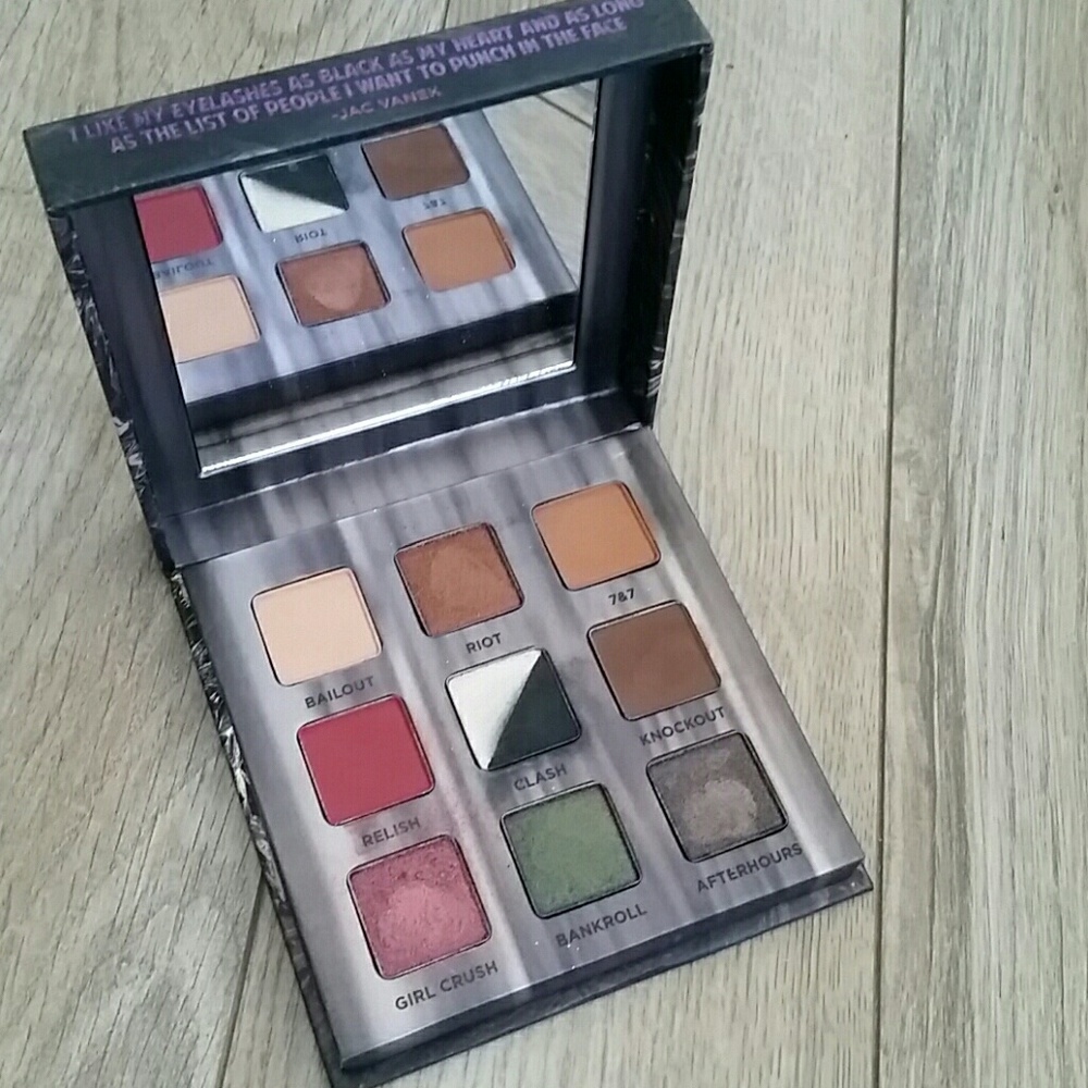 Troublemaker palette